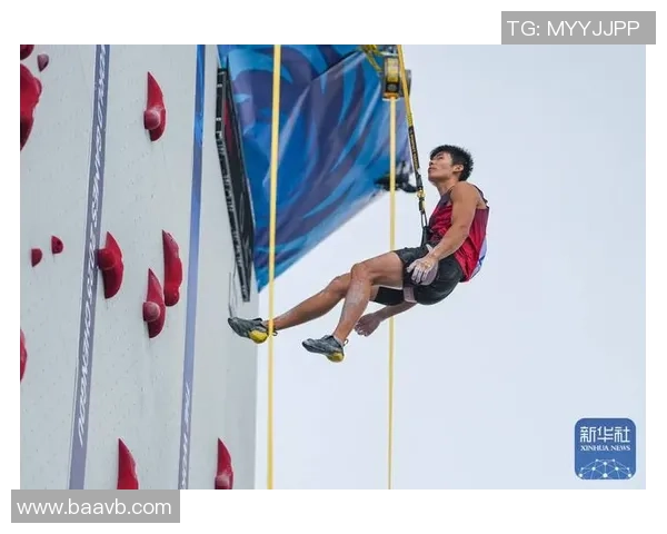 成都攀岩队与深圳攀岩队赛后复盘分析灵活性表现与战术调整